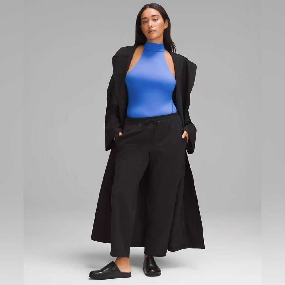 LULULEMON‎ Wundermost Ultra-Soft Nulu Mockneck Sleeveless Bodysuit SIZE M blue